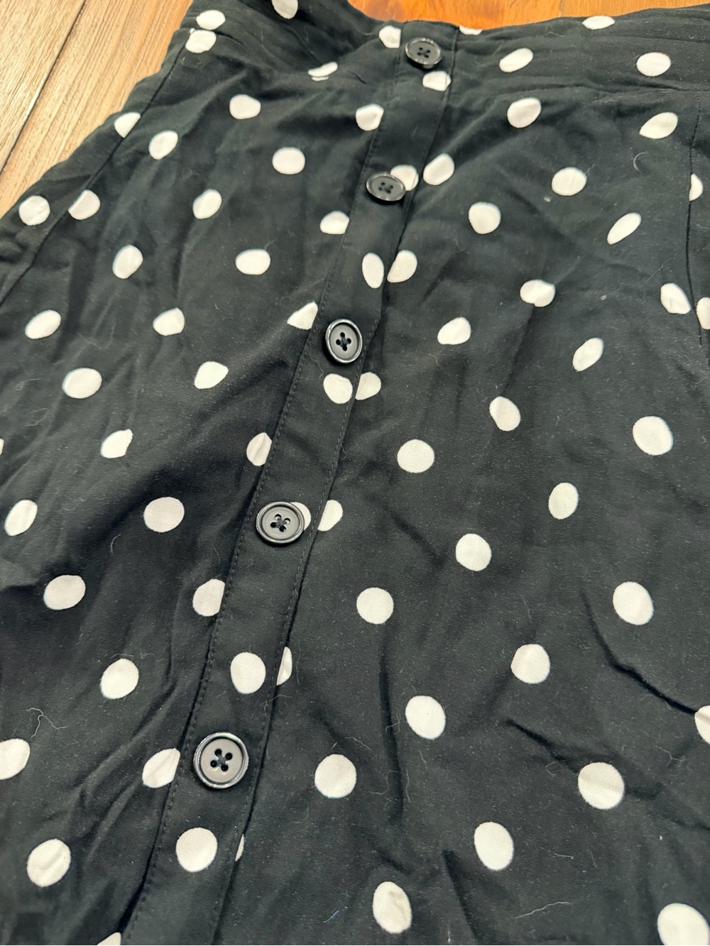 Women’s Torrid Black Polka Dot Button-Front Skirt - Picture 2 of 3